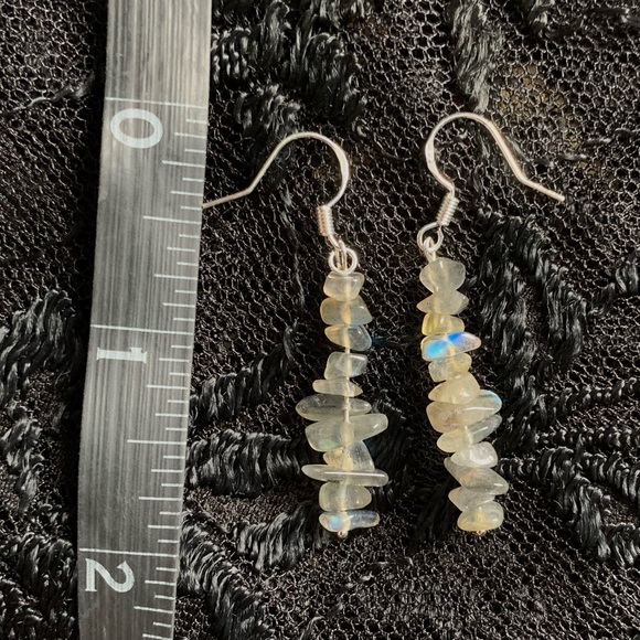 Glowing Labradorite Chip Earrings 925 - Picture 4 of 9